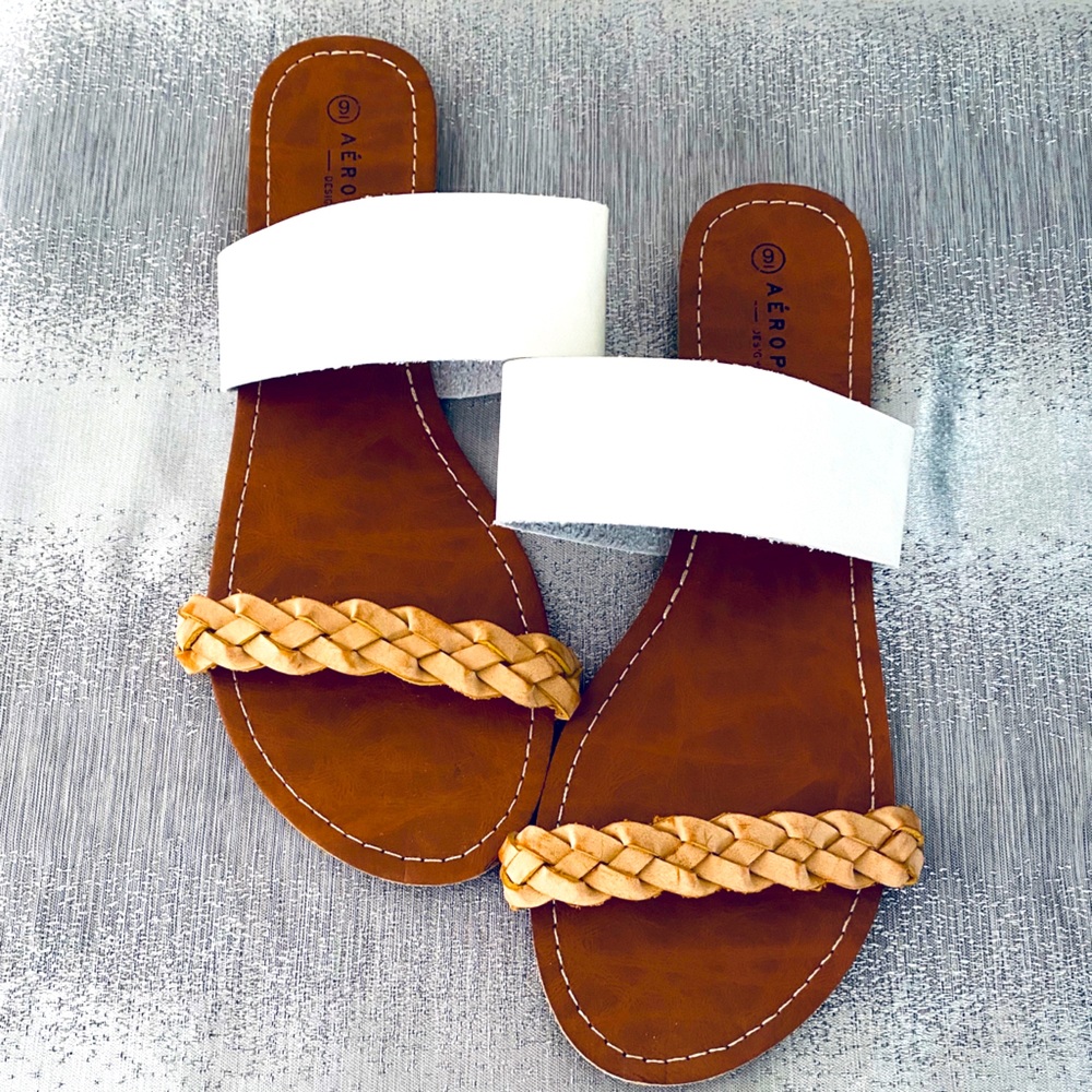 SOLD 5/$25! Aeropostale Sandals
